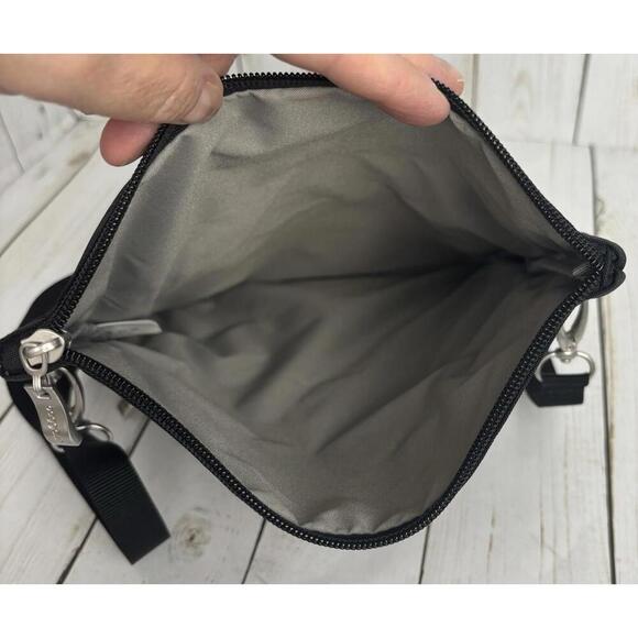 BAGGALLINI Flip Zip Essentials Crossbody Black Leopard - Picture 5 of 7